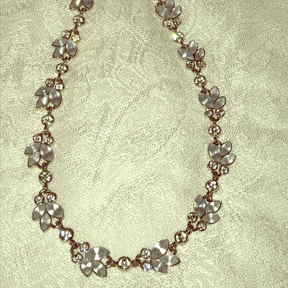 Sparkly necklace